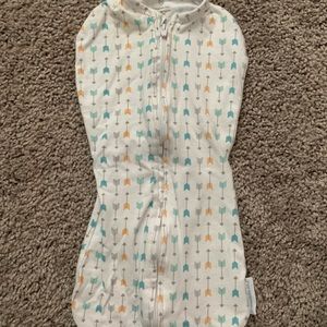 Set of 6 Used Swaddles/Sleep Sacks / HALO / SwaddleMe